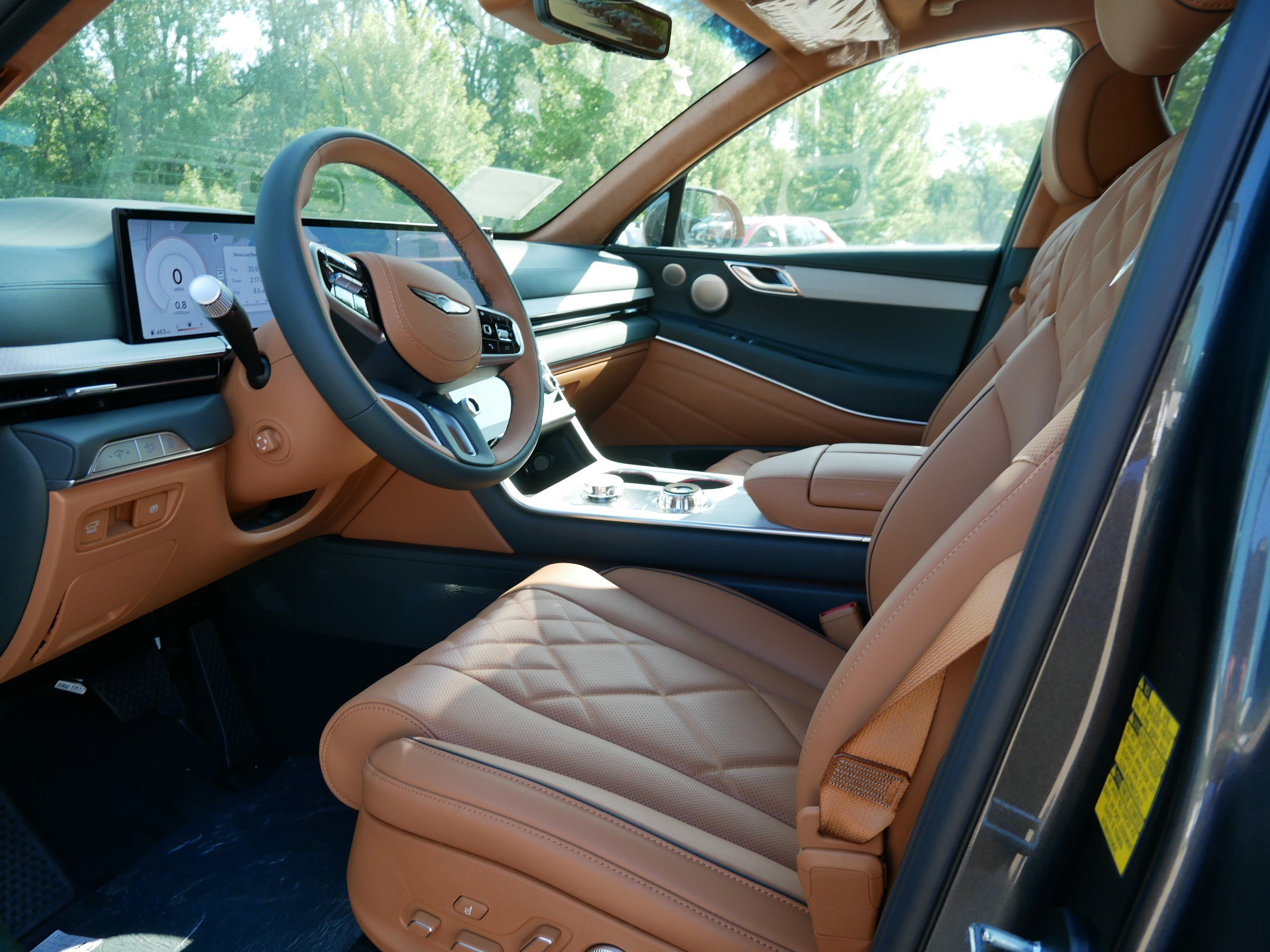 2025 Genesis GV80 Prestige AWD photo 3