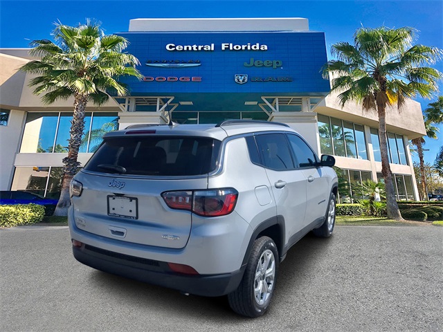 2025 Jeep Compass North Edition Latitude photo 3