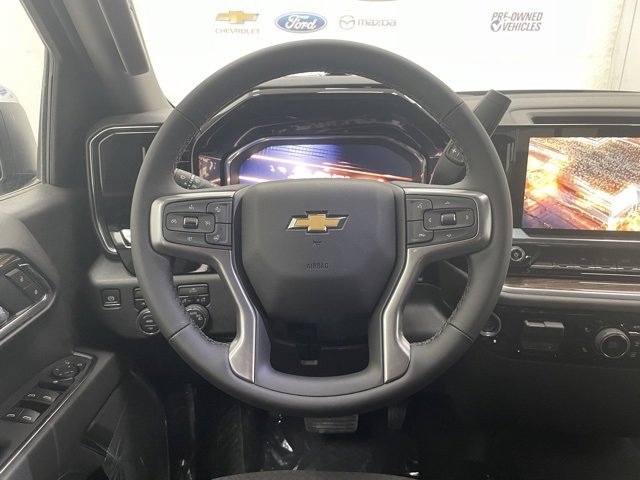 2025 Chevrolet Silverado 1500 LT photo 5