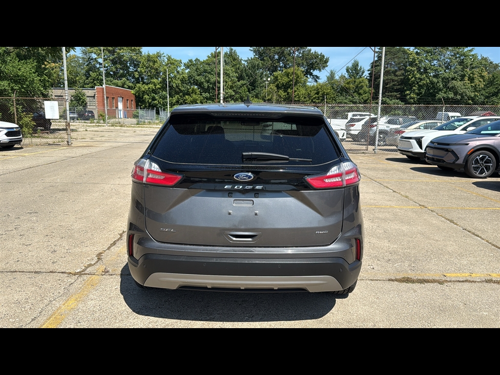 2023 Ford Edge SEL photo 26
