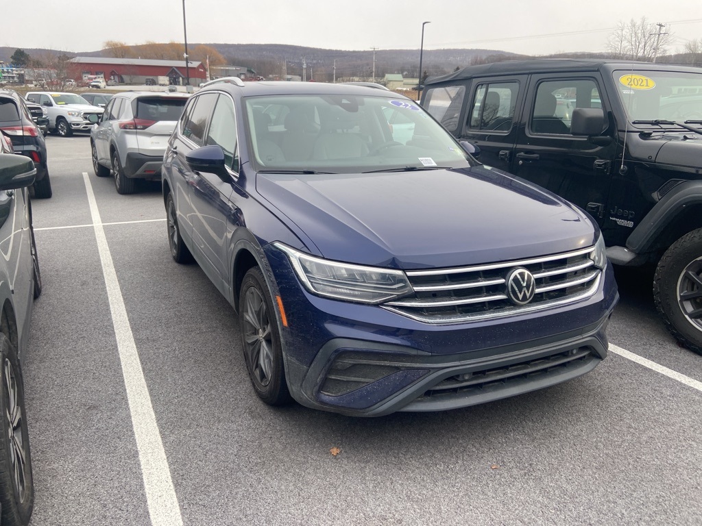2022 Volkswagen Tiguan SE's photo