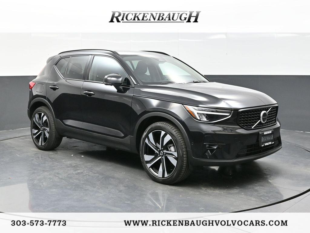 2024 Volvo XC40 Plus's photo