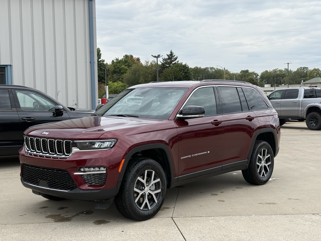 2025 Jeep Grand Cherokee Limited photo 3