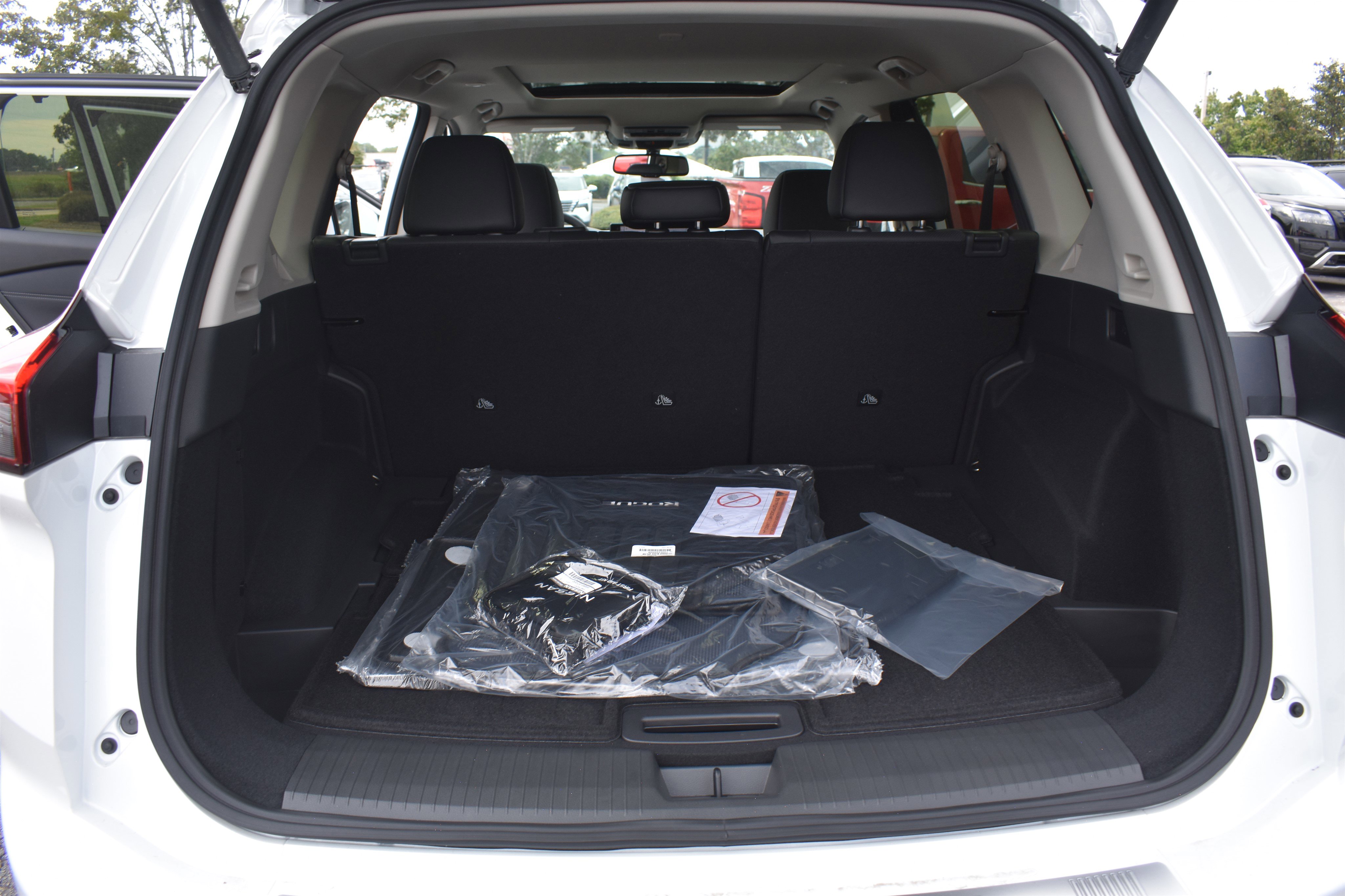 2026 Nissan Rogue Platinum photo 13
