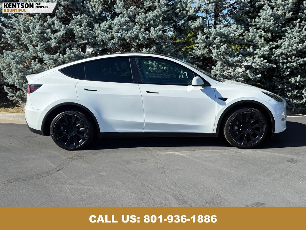 2022 Tesla Model Y Long Range photo 9