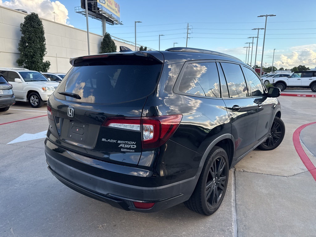 2020 Honda Pilot Black Edition photo 3