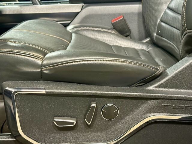 2022 Ford F-150 Platinum photo 14