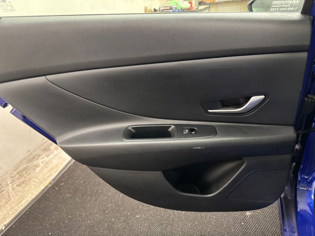 2024 Hyundai Elantra SEL photo 14