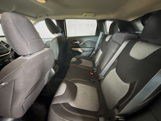 2018 Jeep Cherokee Latitude photo 18