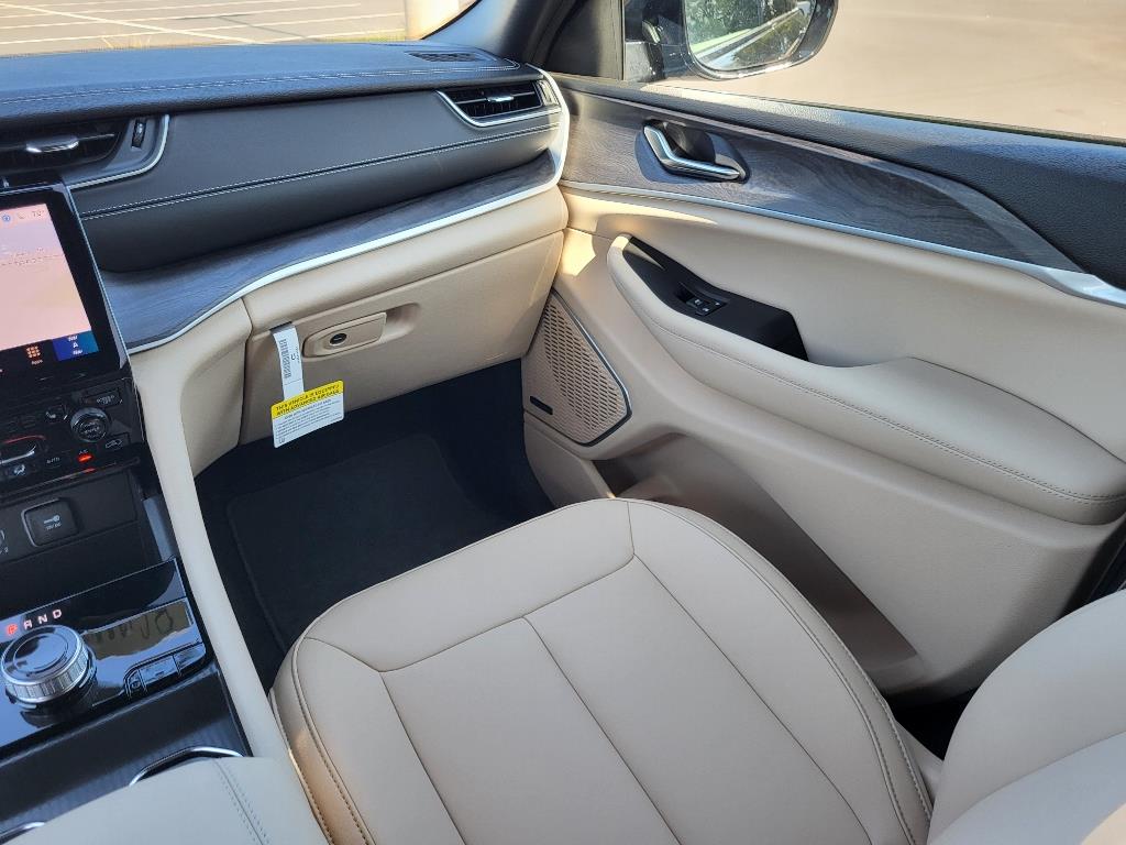 2024 Jeep Cherokee 4xe photo 28