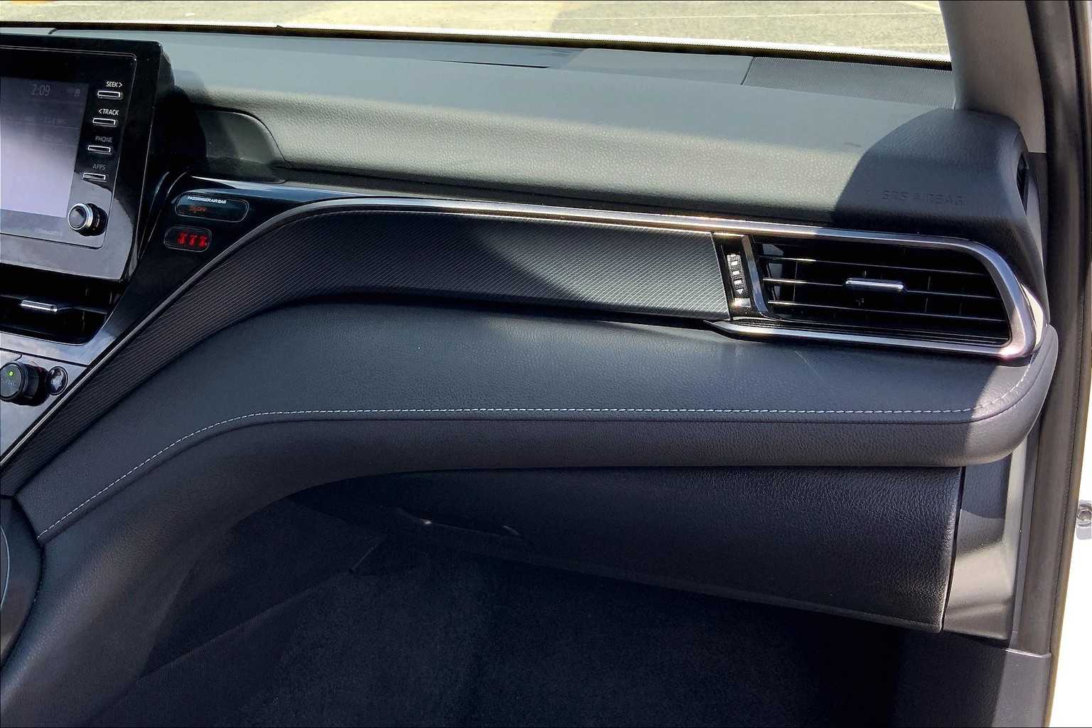 2024 Toyota Camry SE photo 17