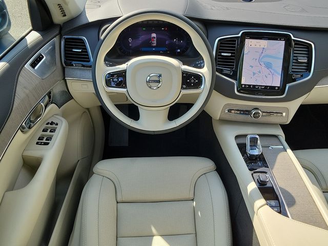 2025 Volvo XC90 photo 7