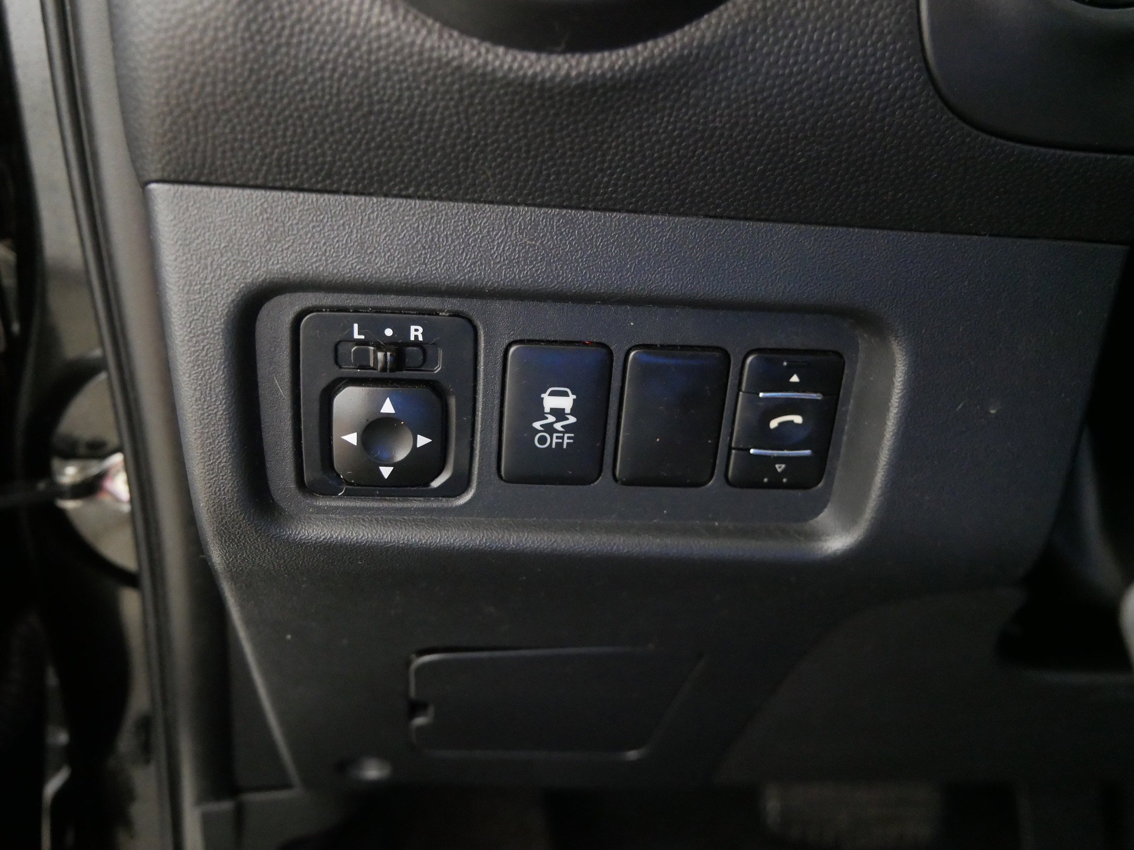 2017 Mitsubishi Mirage ES photo 26