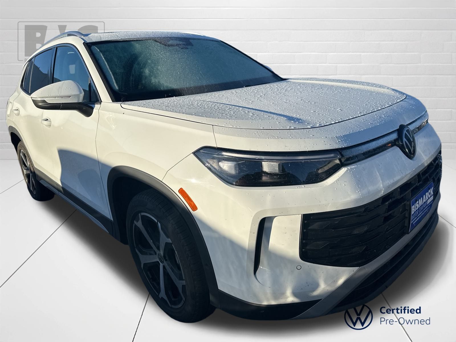 2025 Volkswagen Tiguan SE photo 2