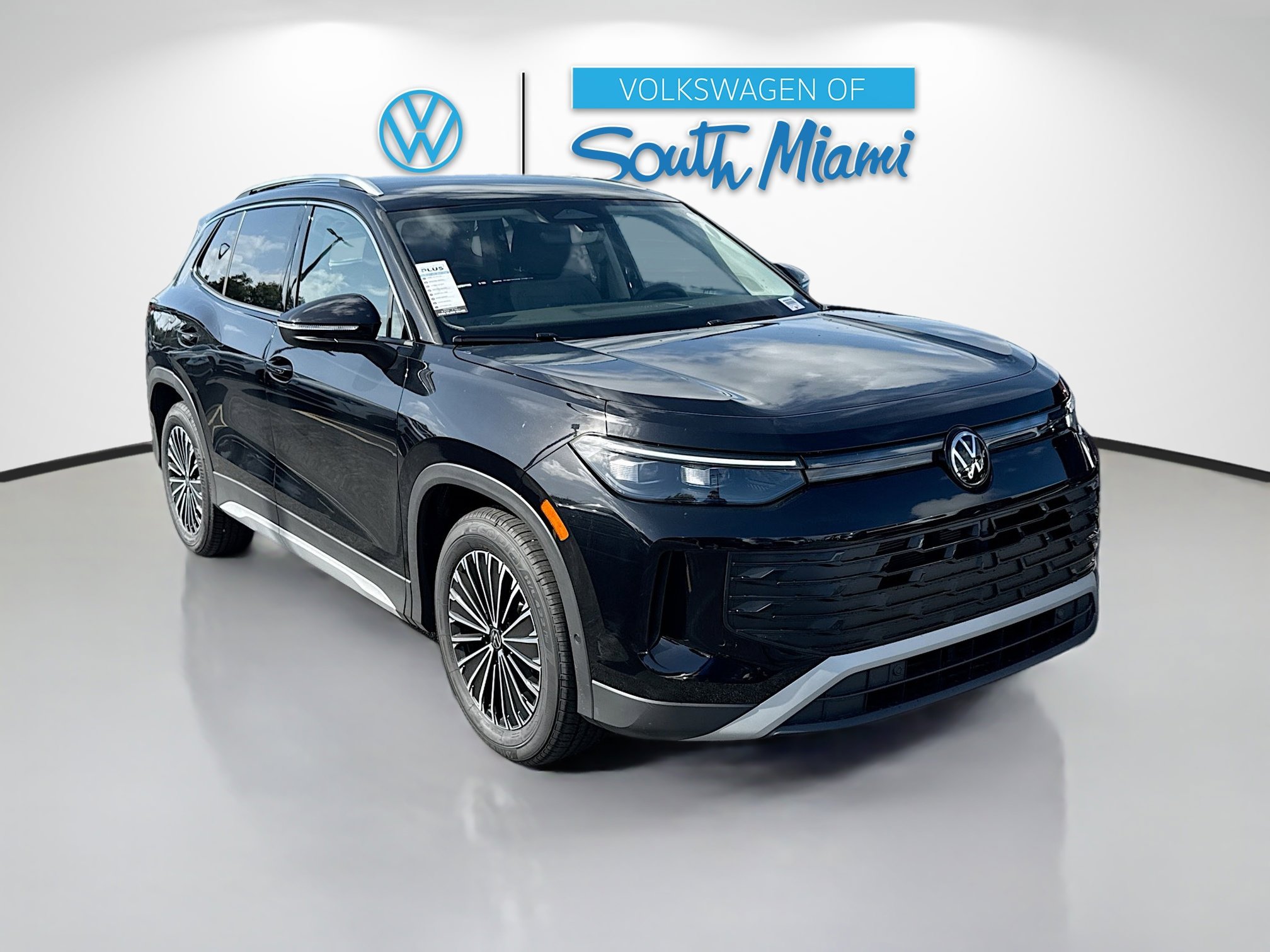 2025 Volkswagen Tiguan S photo 3