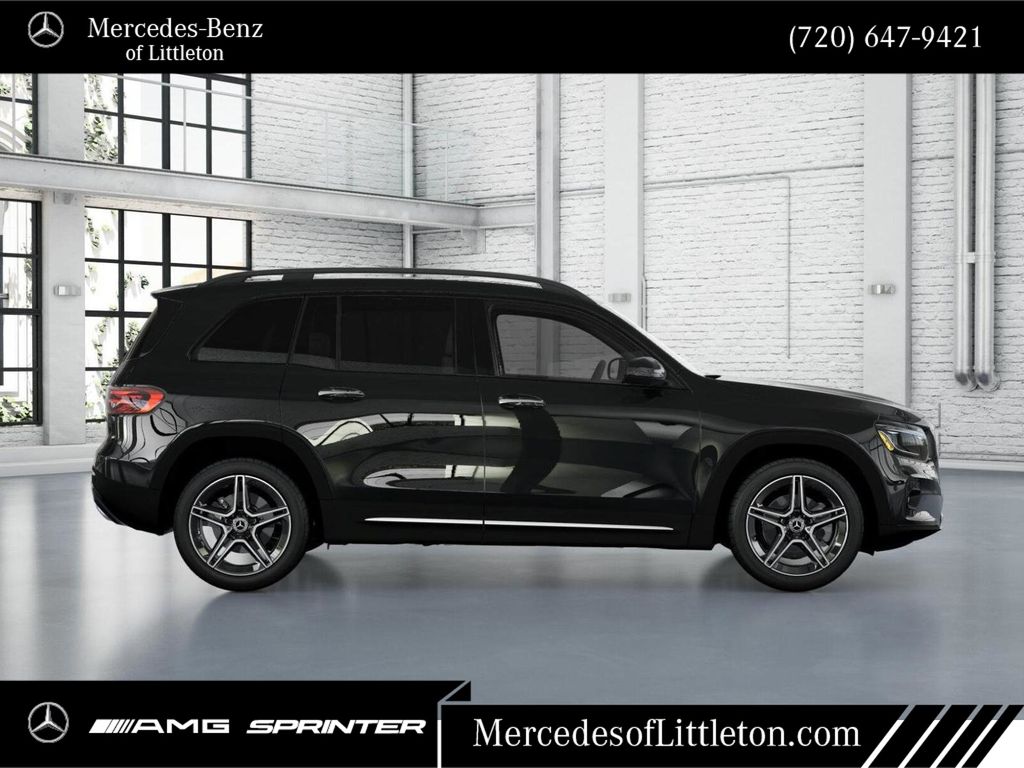 2026 Mercedes Benz GLB 250 4MATIC photo 2