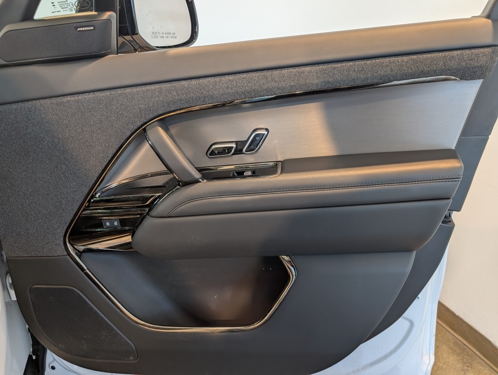2024 Land Rover Range Rover Sport SE photo 24