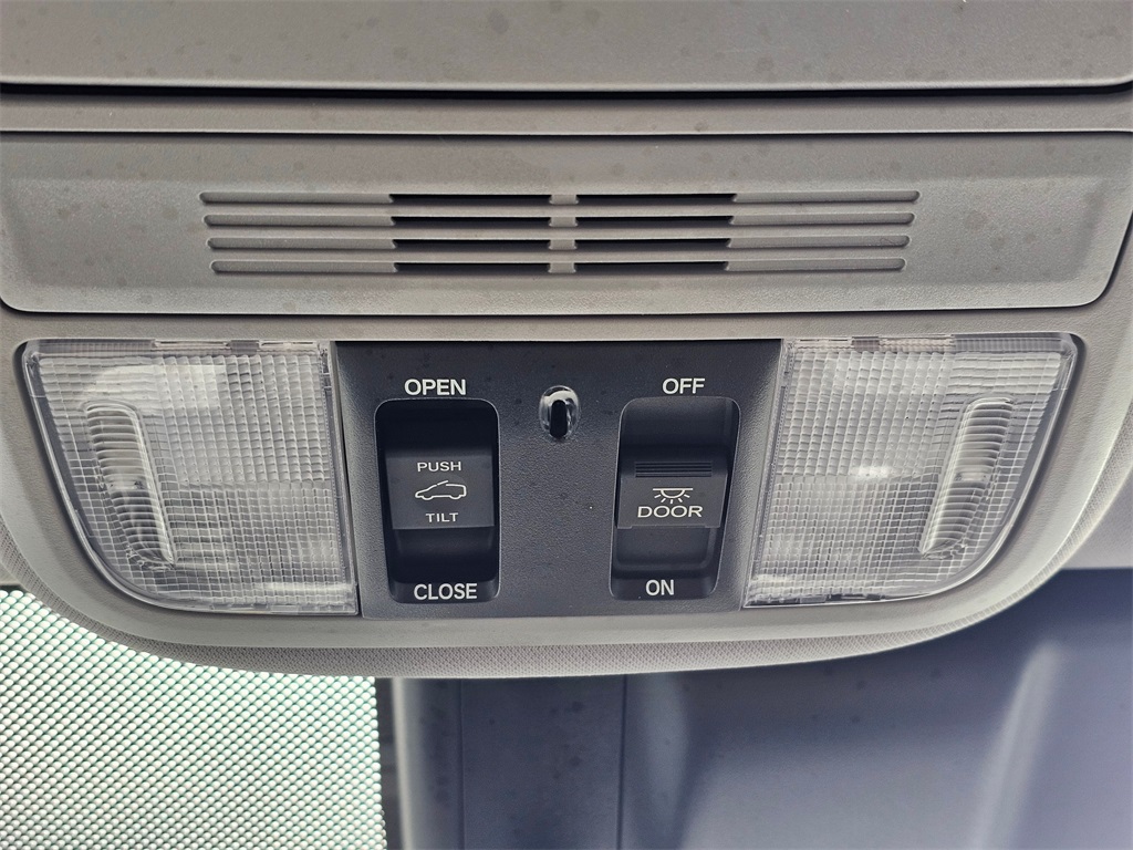 2018 Honda Odyssey EX-L photo 33