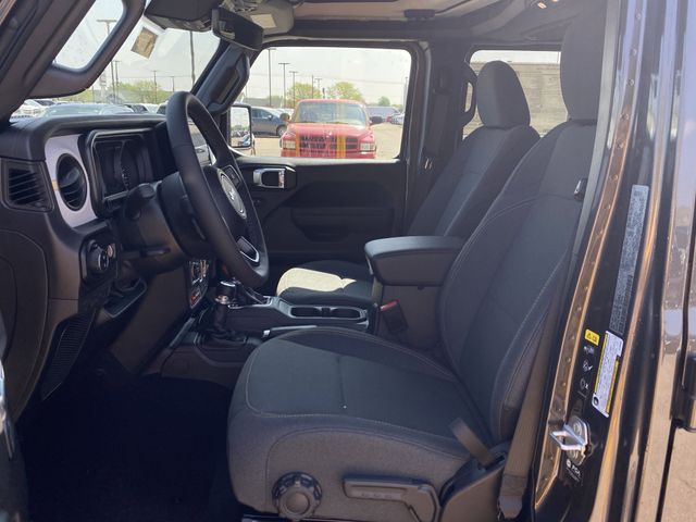 2025 Jeep Gladiator Willys photo 4