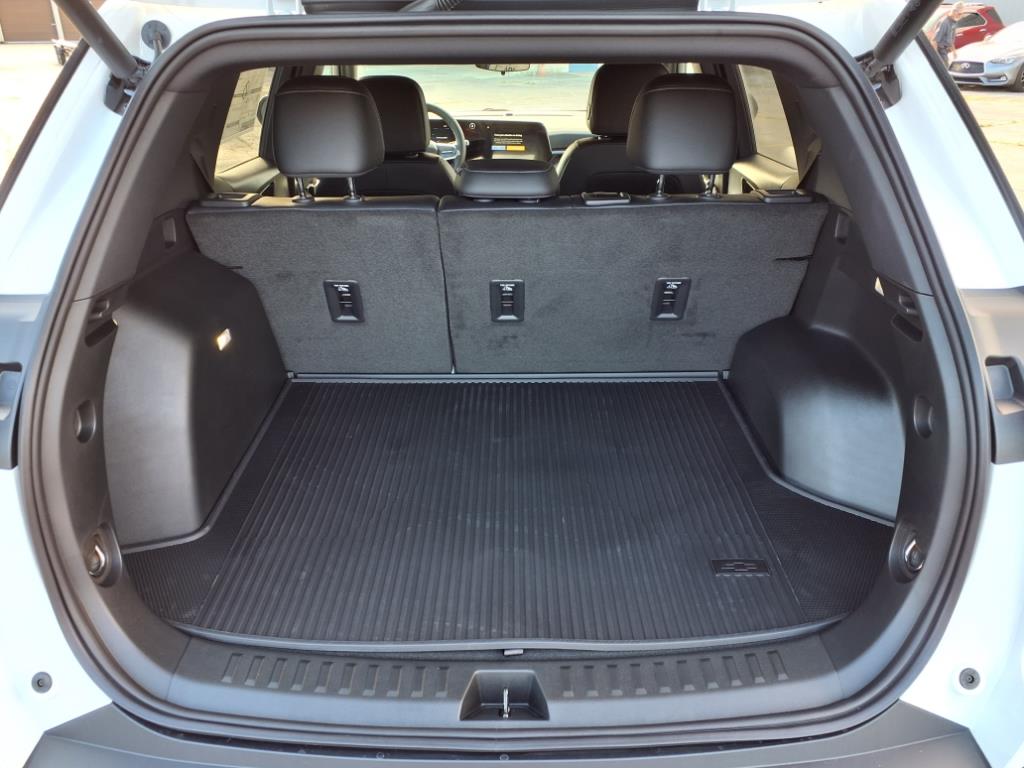 2026 Chevrolet Equinox LT photo 4