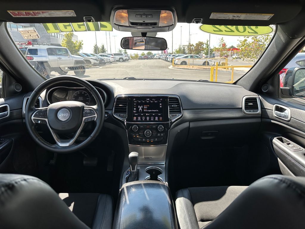 2021 Jeep Grand Cherokee Laredo X photo 19