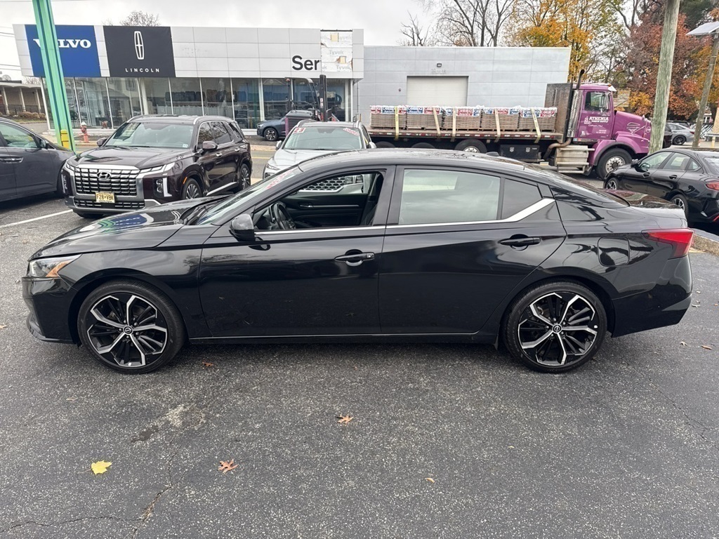 2023 Nissan Altima 2.5 SR photo 4