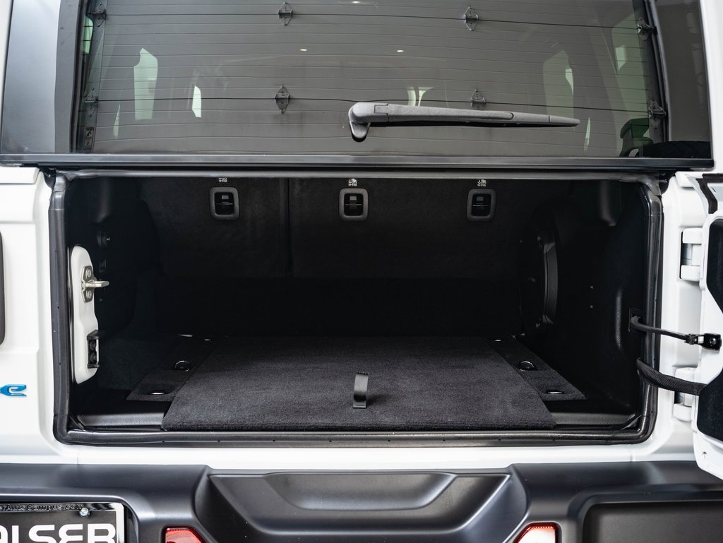 2024 Jeep Wrangler Sahara 4xe photo 16