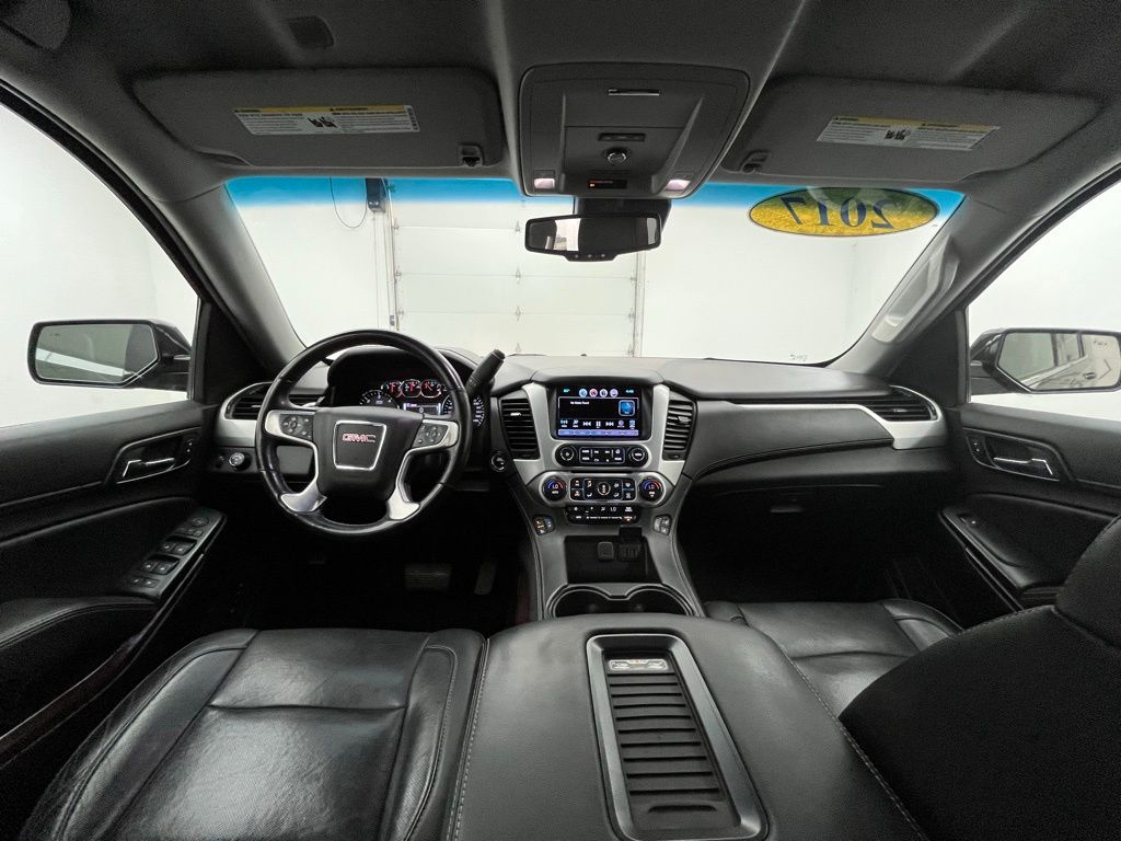 2017 Gmc Yukon SLT photo 2