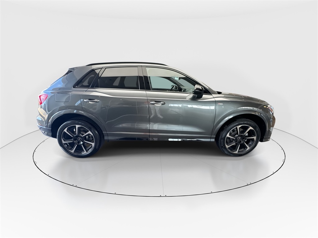 2025 Audi Q3 S line Premium Plus photo 9