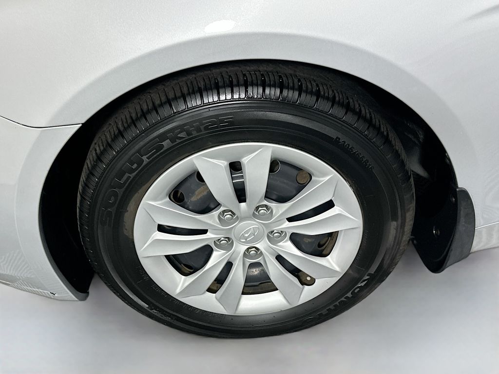 2011 Hyundai Sonata GLS photo 26