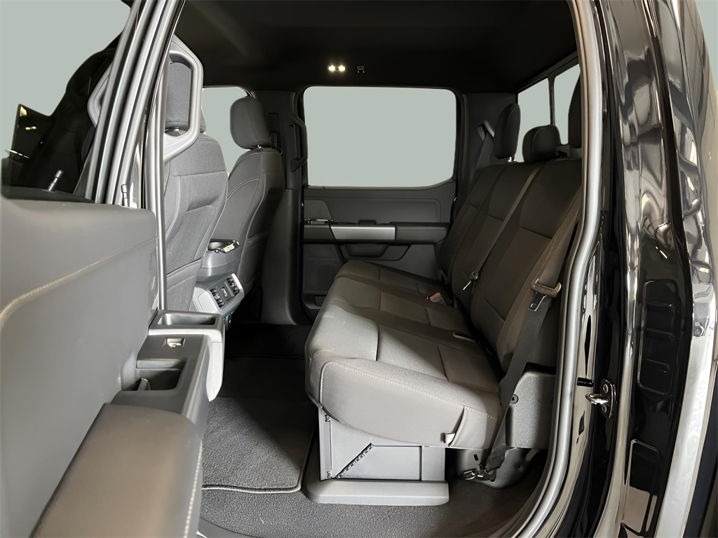 2025 Ford F-150 XLT photo 11