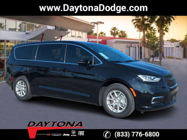 2026 Chrysler Pacifica Select's photo