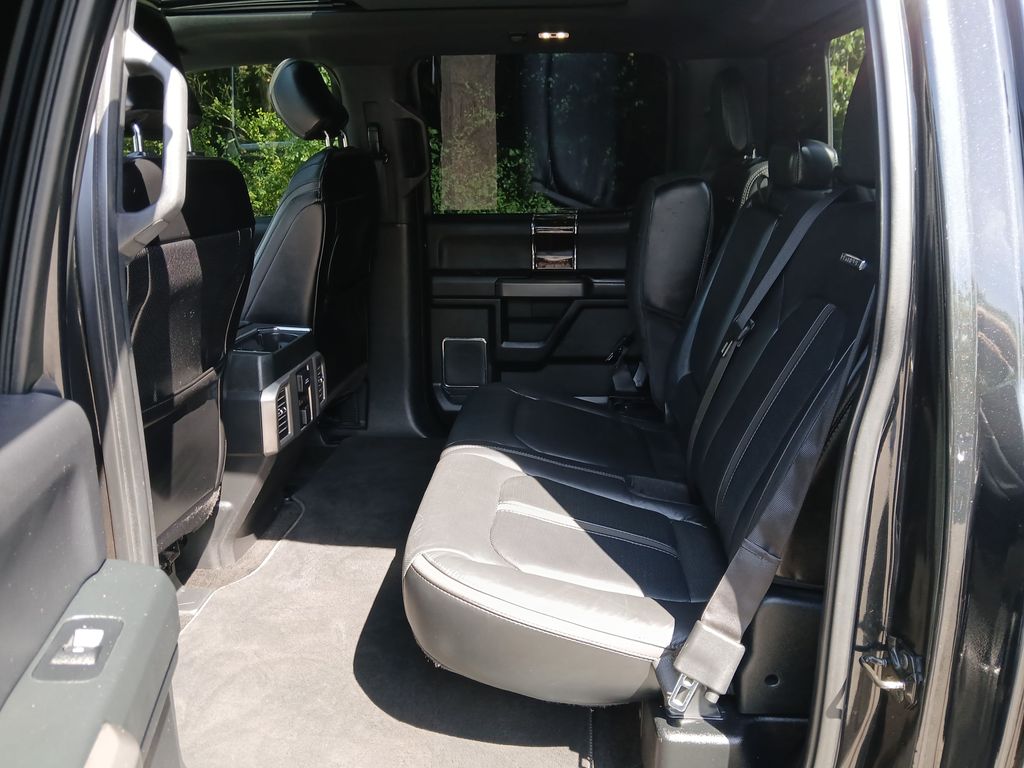 2015 Ford F-150 Platinum photo 22
