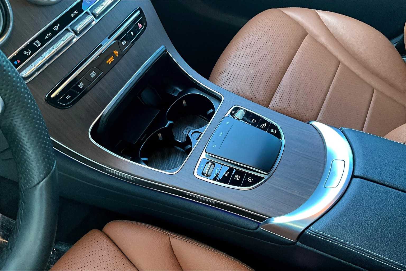 2022 Mercedes Benz GLC 300 photo 14