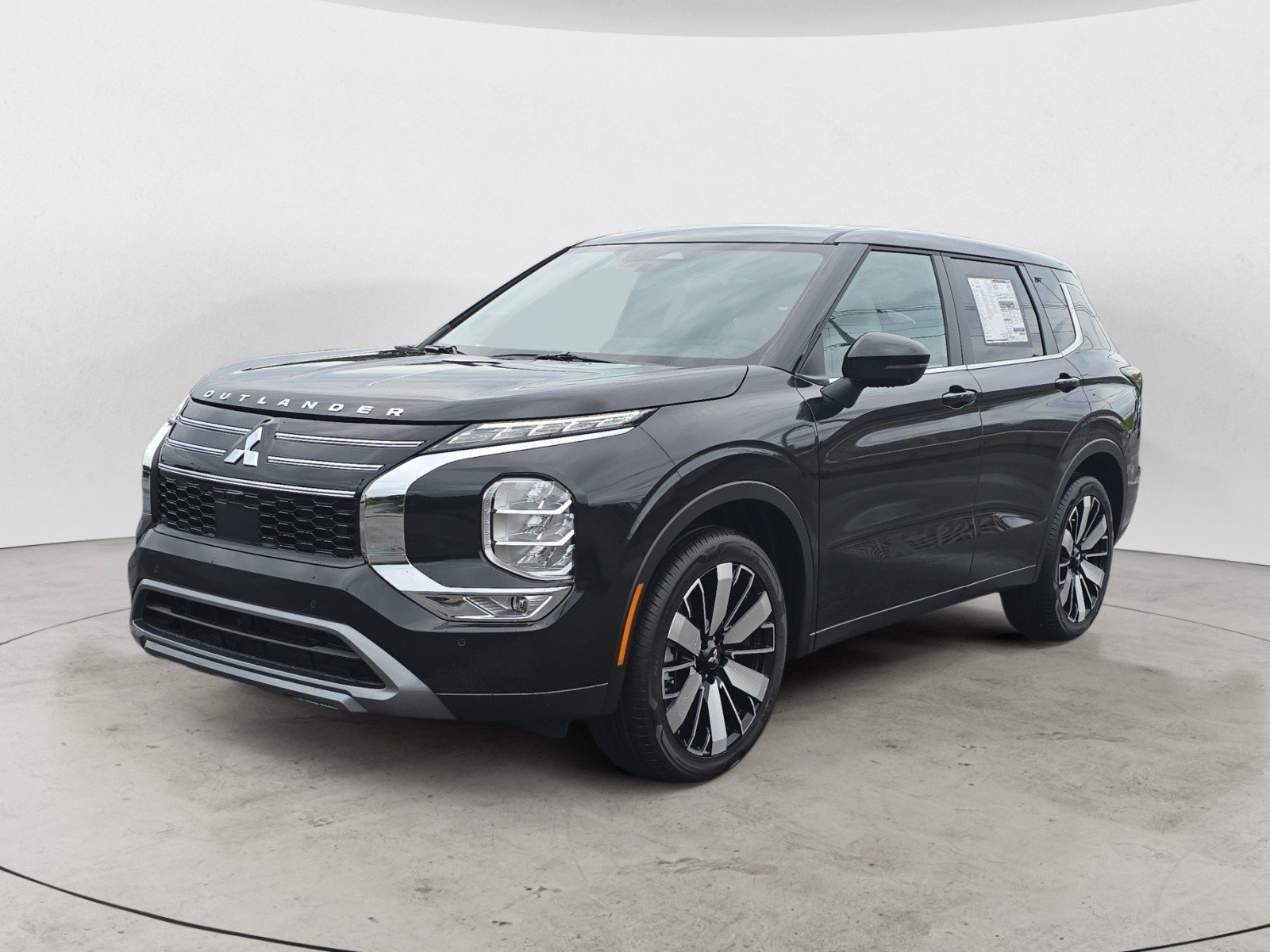 2025 Mitsubishi Outlander SE photo 2