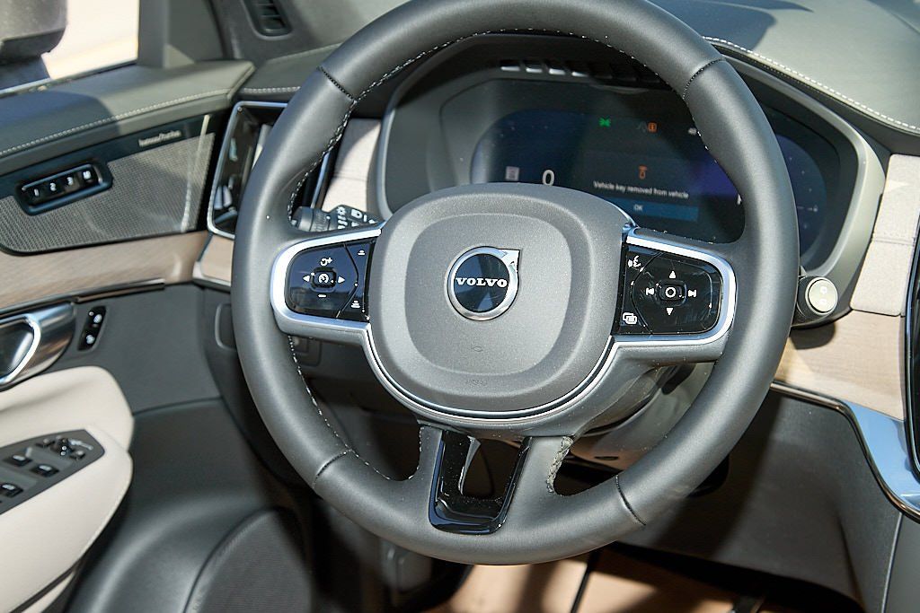 2026 VOLVO XC90 - Image 24