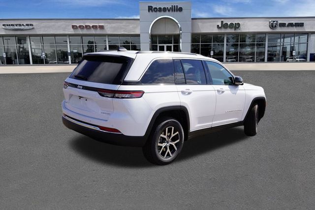 2025 Jeep Grand Cherokee Limited photo 3