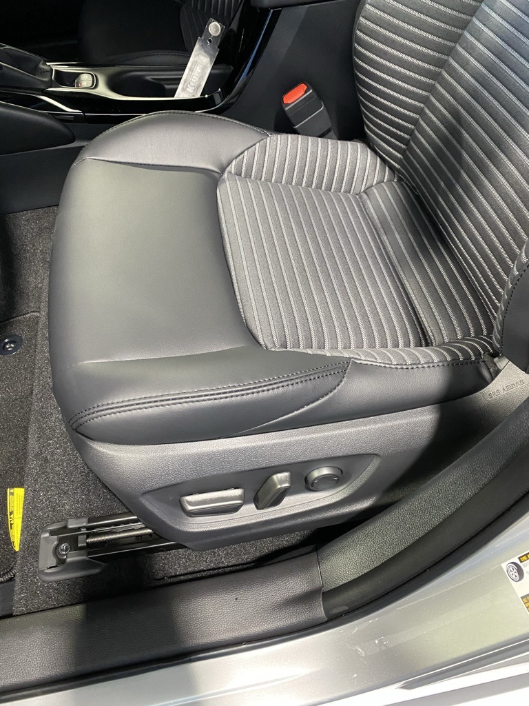 2025 Toyota Corolla XSE photo 29