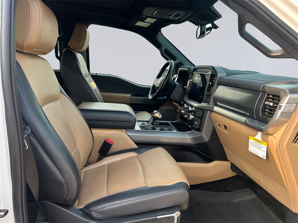 2022 Ford F-150 Lariat photo 17