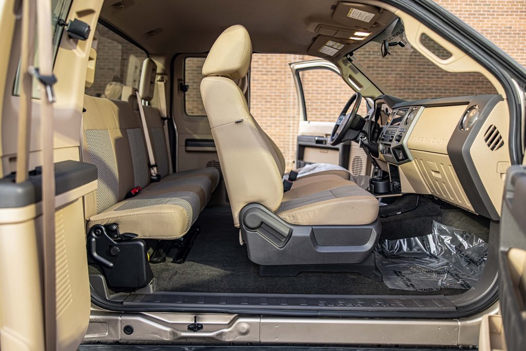 2011 FORD F-350 - Image 27