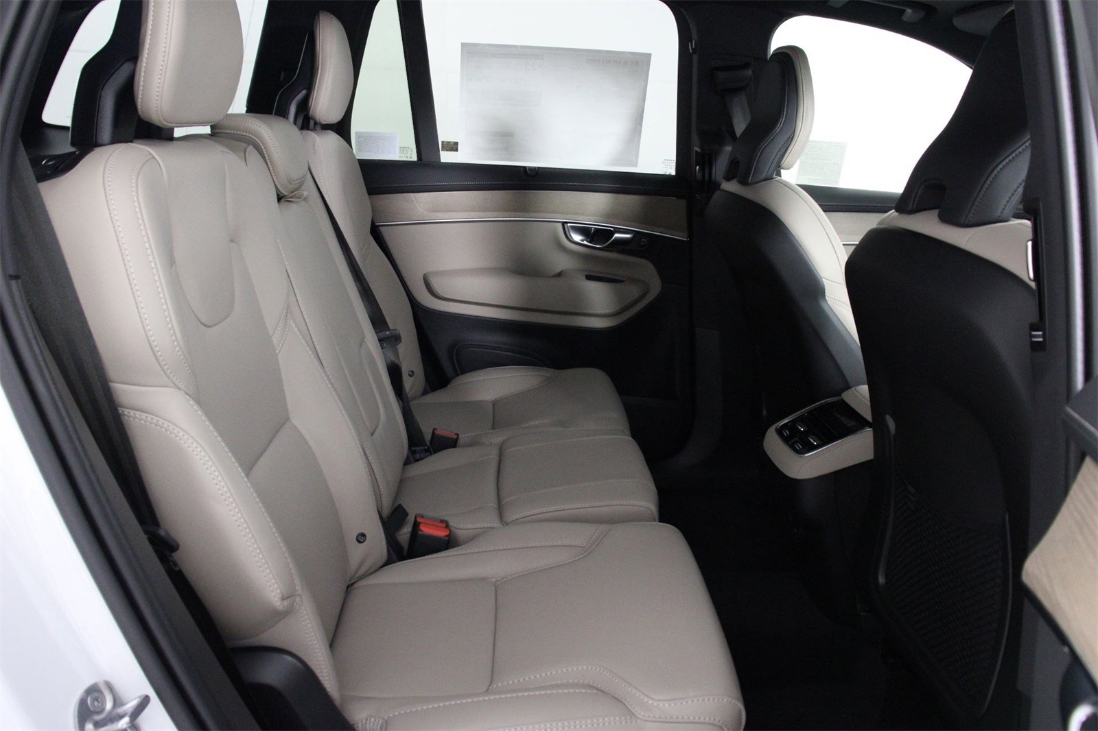 2026 Volvo XC90 photo 11