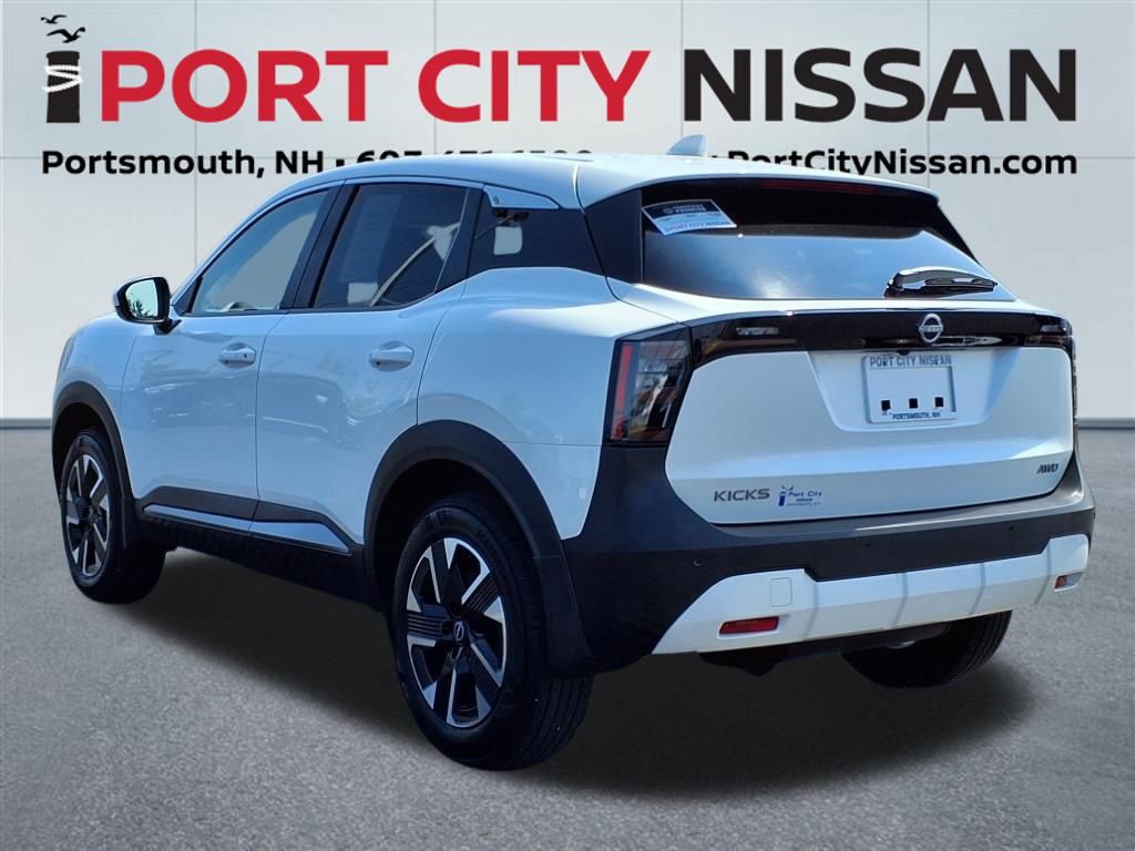 2025 Nissan Kicks SV photo 10