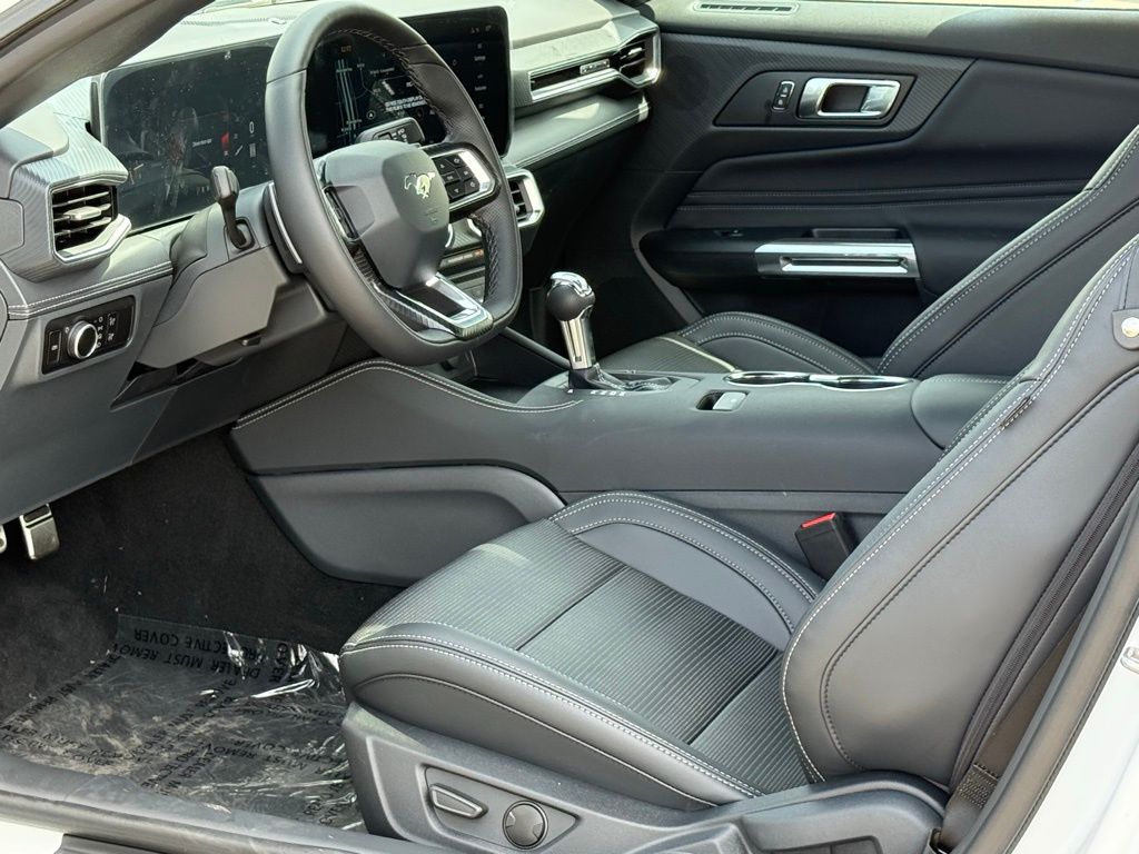 2025 Ford Mustang GT Premium photo 5