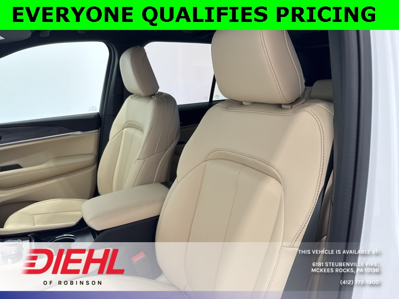 2025 Jeep Grand Cherokee Limited photo 6