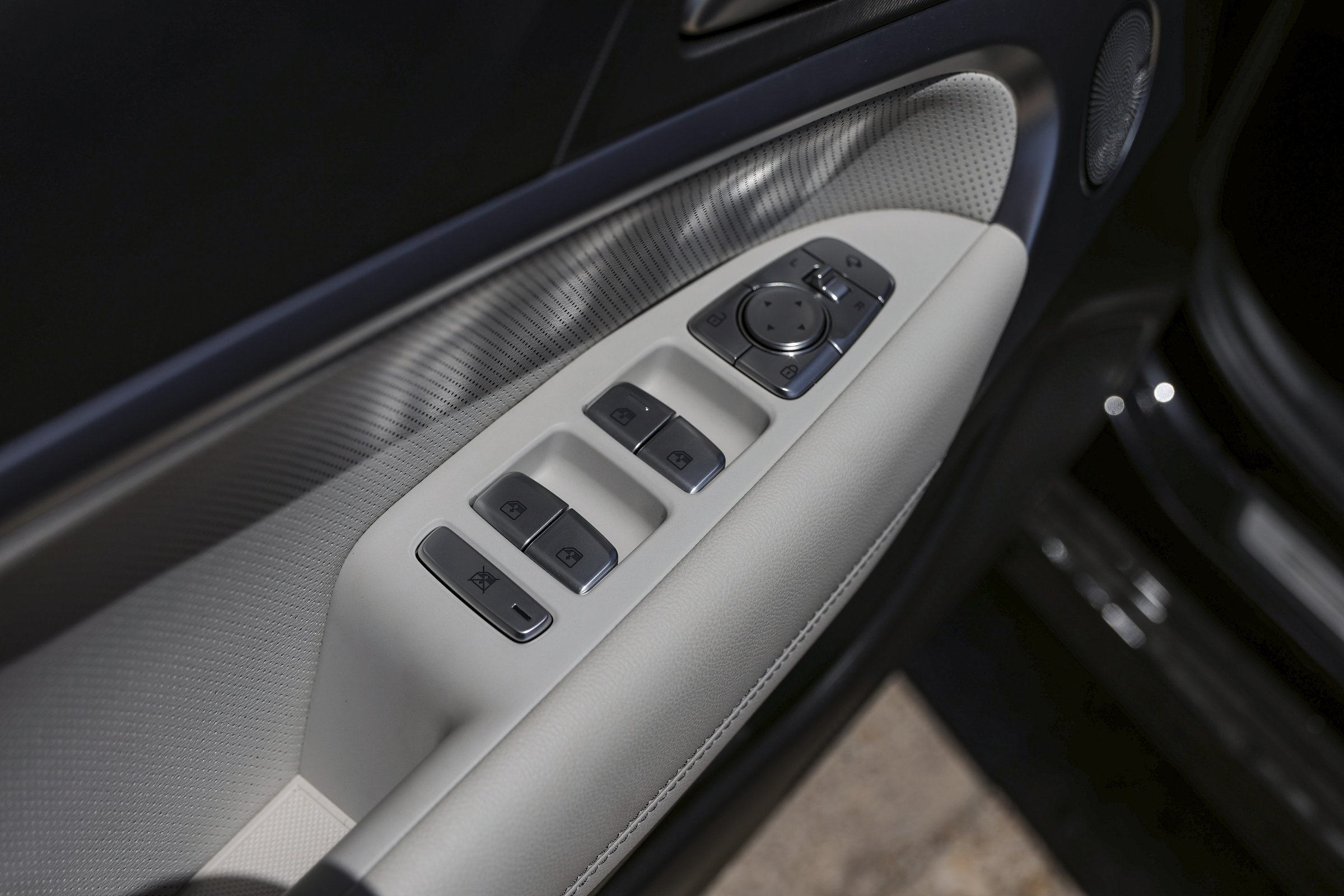 2025 Genesis G70 3.3T Sport Advanced photo 26