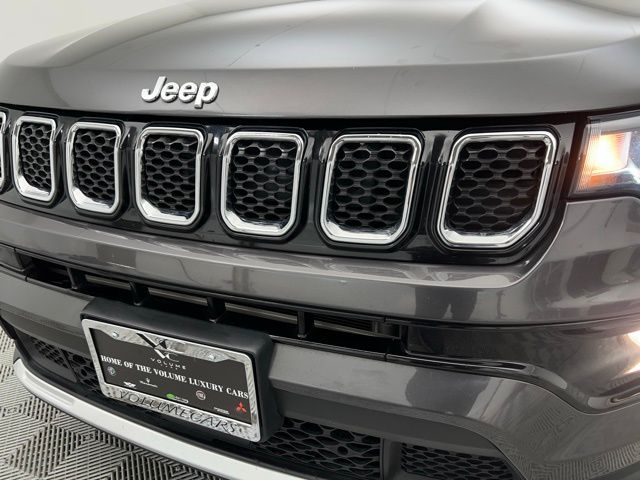 2023 Jeep Compass Limited photo 4