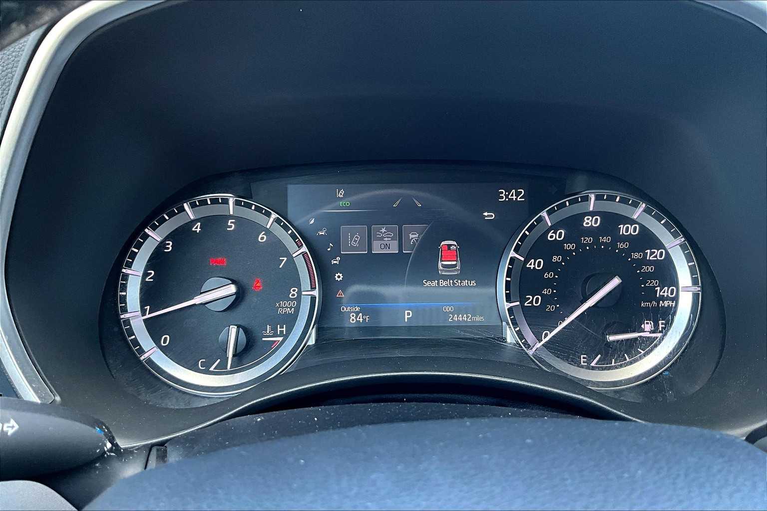 2022 Toyota Highlander XLE photo 25