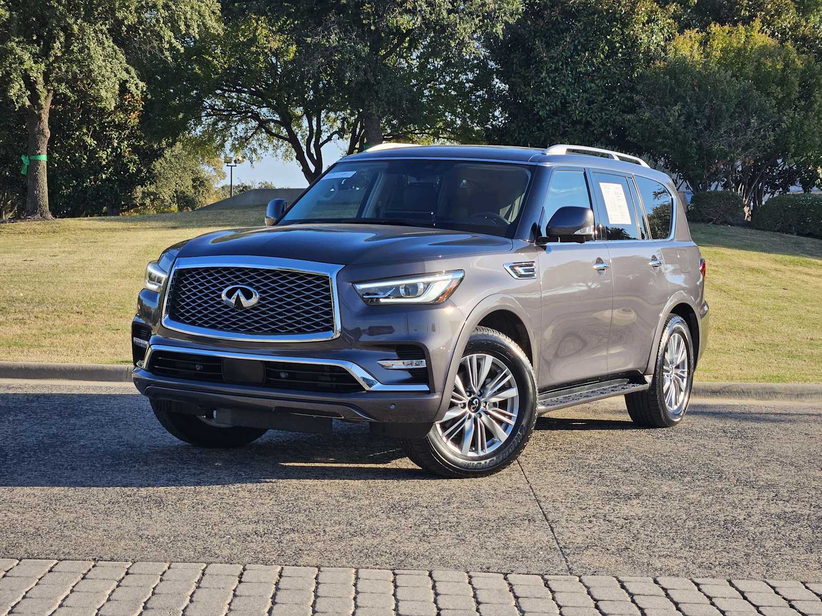 2024 INFINITI QX80 Luxe 4WD's photo
