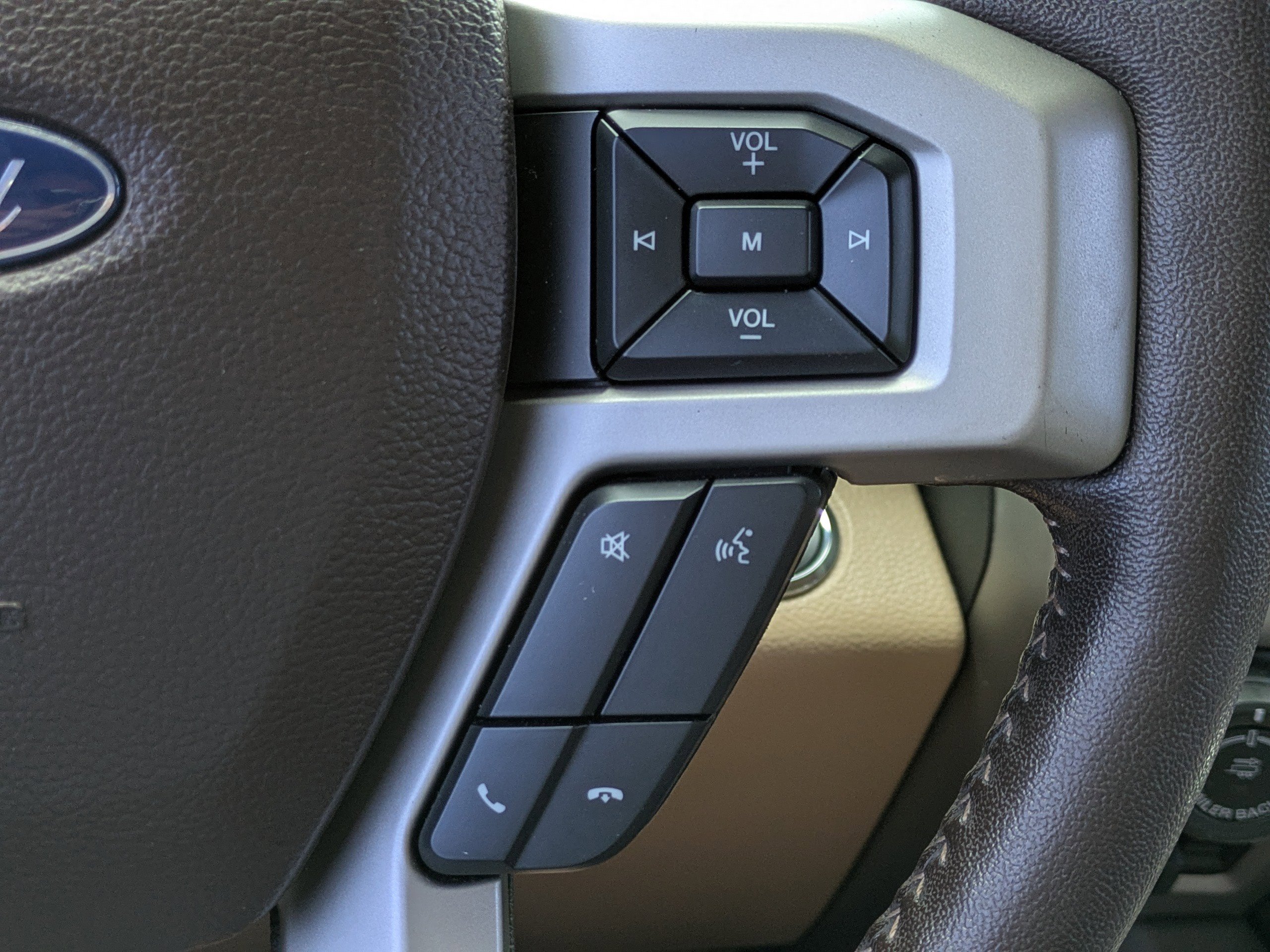 2019 Ford F-150 Lariat photo 18
