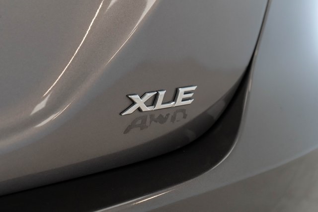 2023 Toyota Camry XLE photo 9
